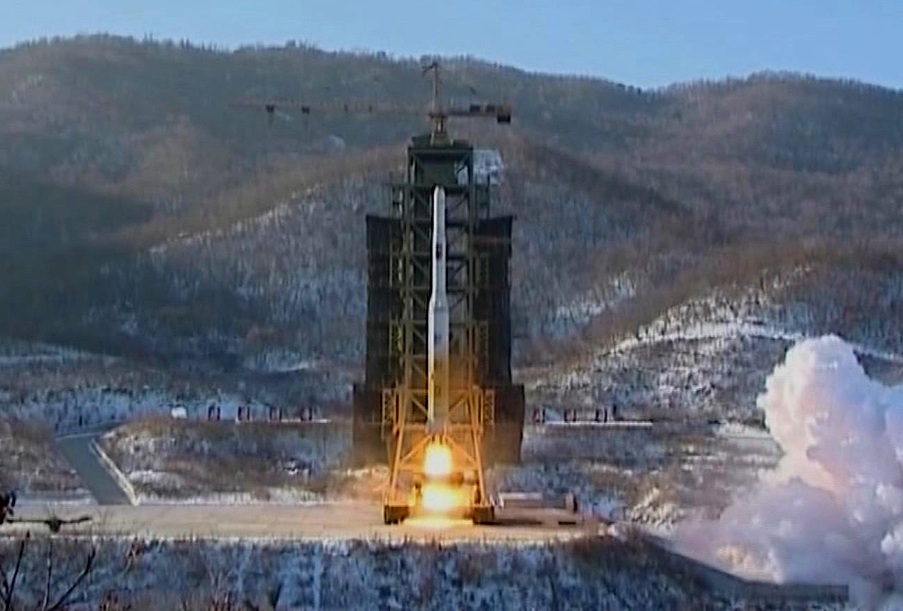 http://www.vosizneias.com/wp-content/uploads/2013/01/North-Korea-Nuclear_sham.jpg