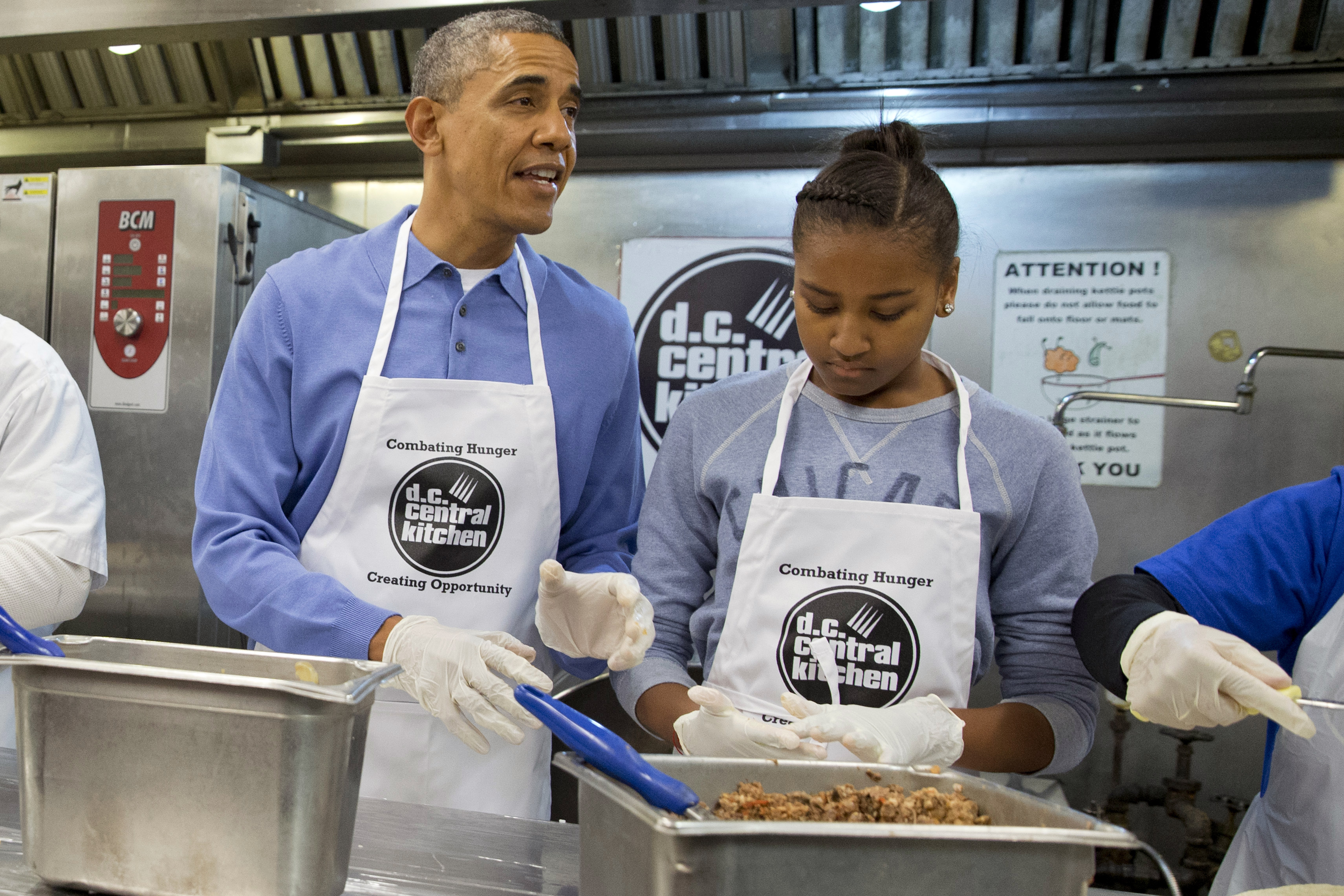 Washington Obama Celebrates MLK Holiday Visits Soup Kitchen