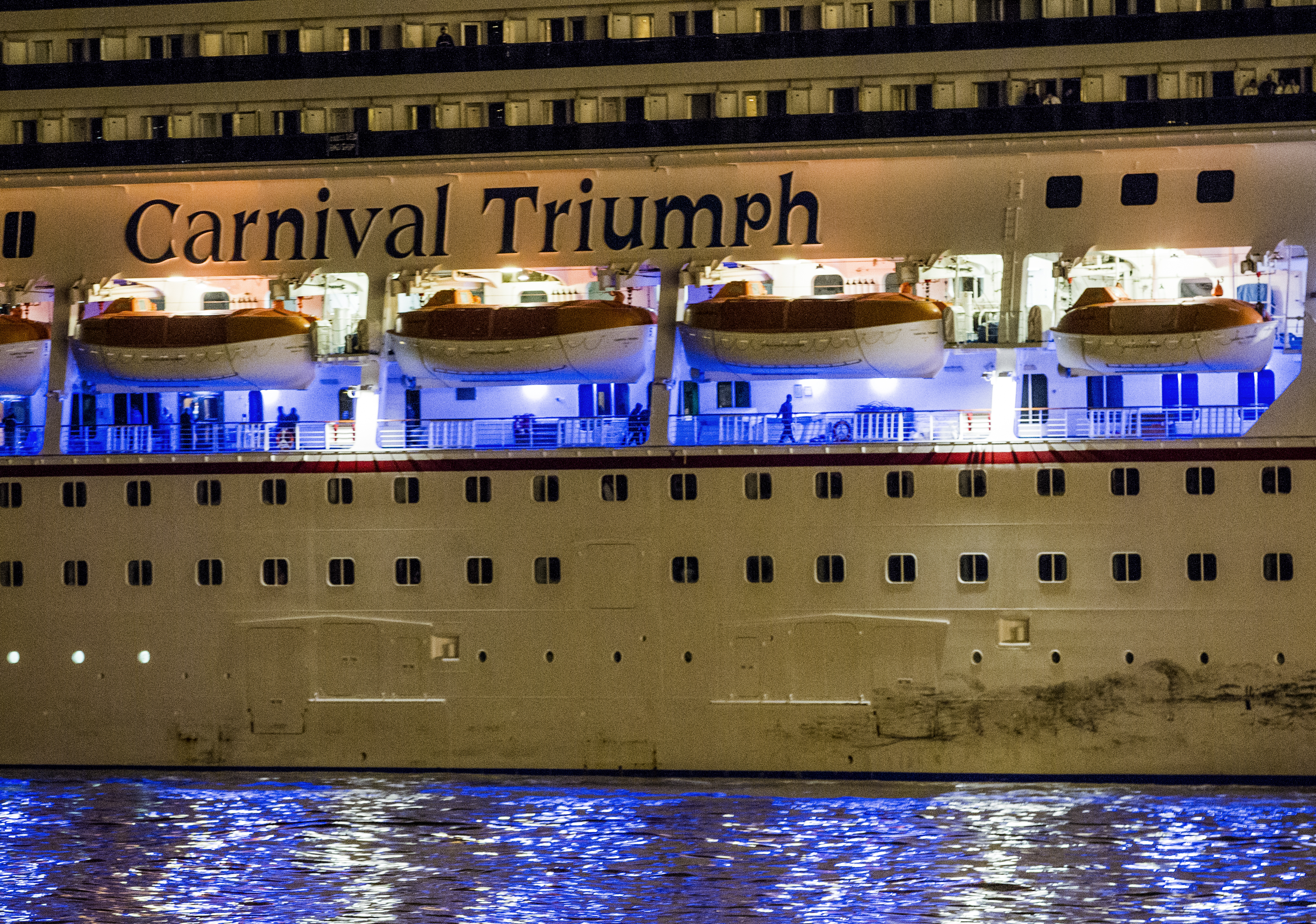 Miami Fl Carnival Cruise Passengers Sue Seeking 5 000 A