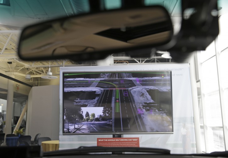 Detroit – 2 Visions Emerge For Getting Self-Driving Cars On Road