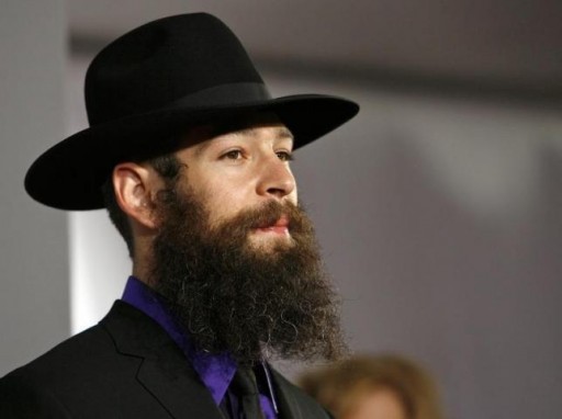 Jewish reggae artist Matisyahu arrives at the 49th Annual Grammy Awards in Los Angeles February 11, 2007.  REUTERS/Mario Anzuoni