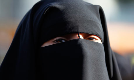 Toronto – Muslim Face Veils Hot Topic In Canadian Debate