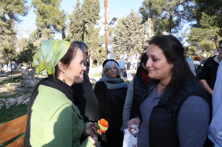 Ruth Shwartz (R) mother of American Yeshiva student Ezra Shwartz who was killed in a terror attack in Gush Etzion speaks with Racheli Frankel, mother of Jewish teen who was kidnapped and murdered with two others last year, on December 27, 2015. Photo by Gershon Elinson/Flash90