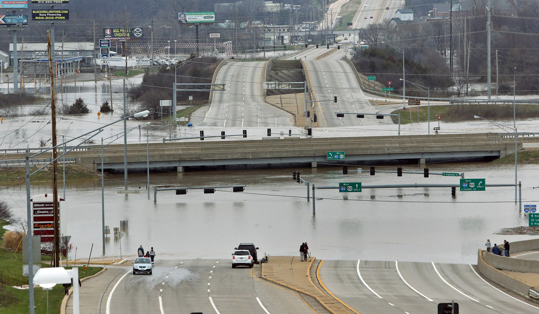 St. Louis - Flooding Forcing Evacuations, Traffic Troubles In Missouri