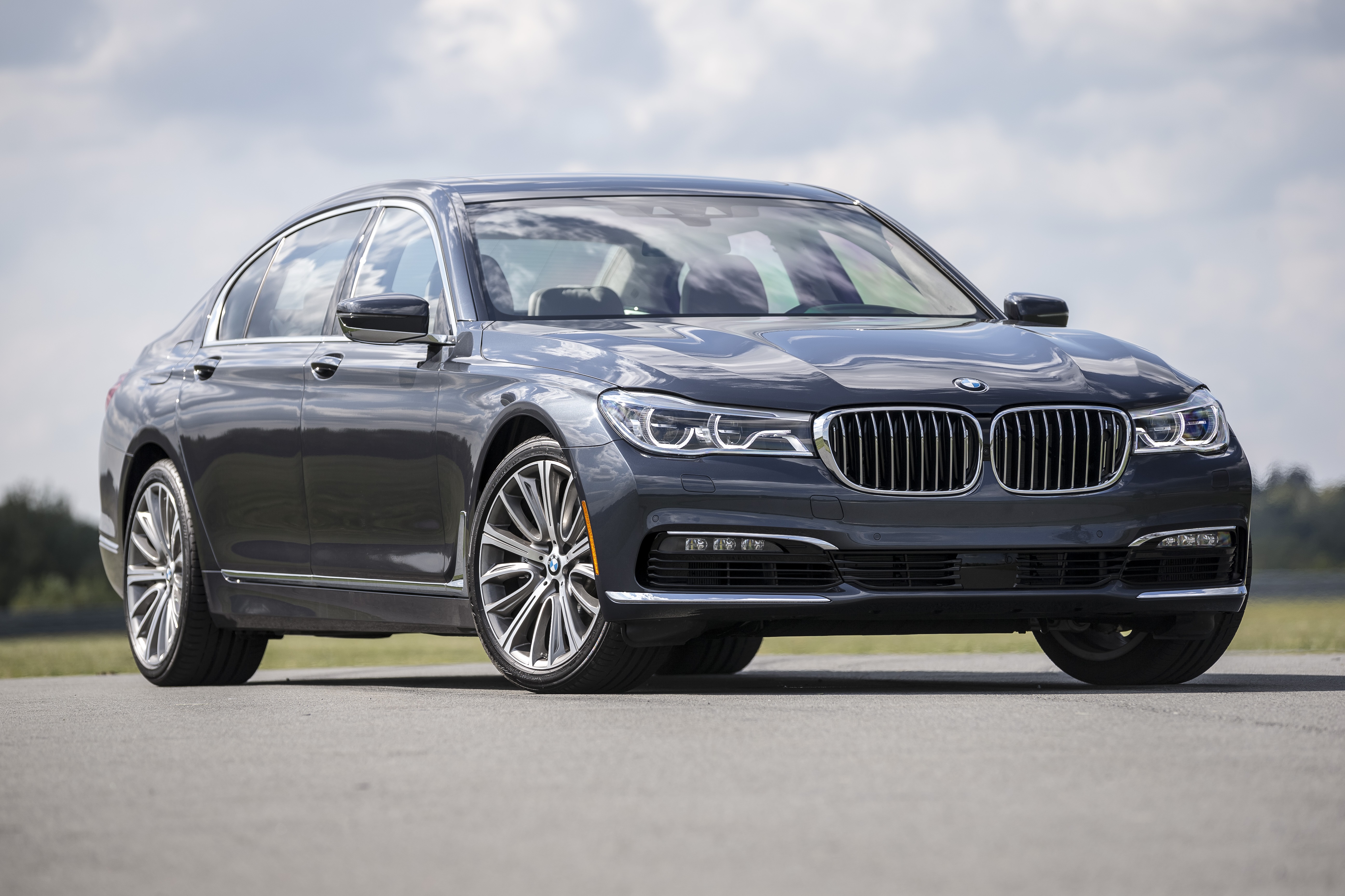 The Ultimate Luxury: The 2016 BMW 7 Series