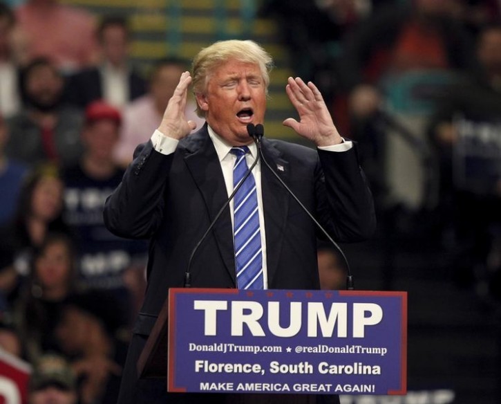 U.S. Republican presidential candidate Donald Trump speaks to supporters at the Florence Civic Center in Florence, South Carolina, February 5, 2016.  REUTERS/Randall Hill 