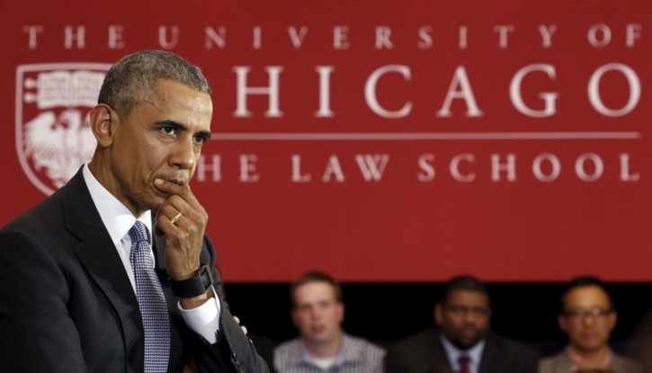 U.S. President Barack Obama pauses while speaking about his Supreme Court nominee to students  at the University of Chicago Law School, where Obama  taught constitutional law for over a decade, in Chicago April 7, 2016.    REUTERS/Kevin Lamarque 