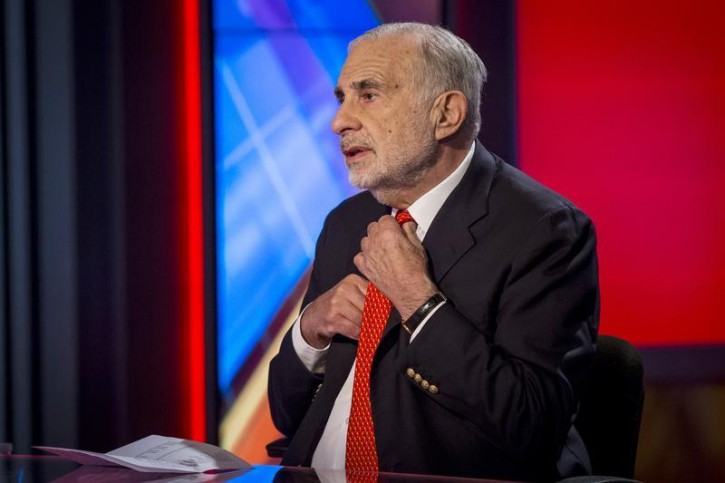 Billionaire activist-investor Carl Icahn gives an interview on FOX Business Network's Neil Cavuto show in New York February 11, 2014.  Reuters