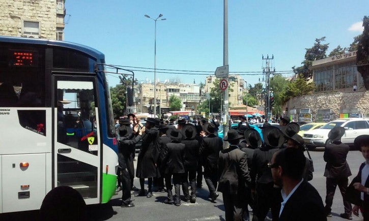 Jerusalem – Haredim Demonstrate Over Arrest Of Draft-dodging Yeshiva Student