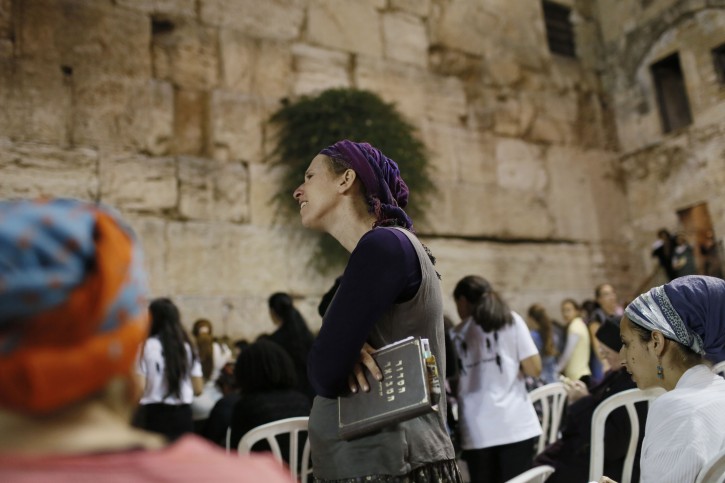 Israel – Over Half Of Religious-Zionist Women Want Female Halachic Adviser
