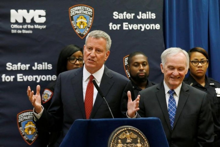New York Mayor Bill de Blasio speaks during a news conference at Rikers Island jail in New York City, U.S. September 1, 2016.  REUTERS/Brendan McDermid
