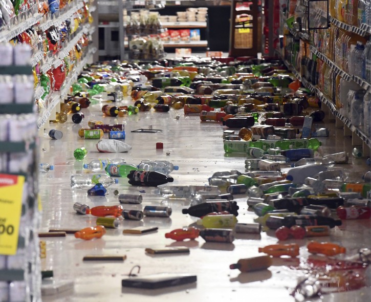 Groceries litter the aisle at the New World, Miramar, Wellington after a 7.5 earthquake based around Cheviot in the South island shock the capital, New Zealand, Monday, November 14, 2016. Credit:SNPA / Ross Setford 
