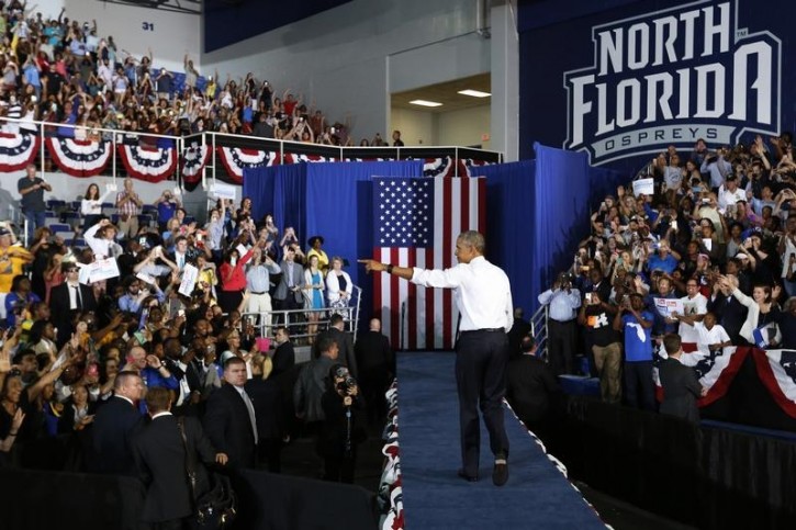 U.S. President Barack Obama departs after delivering remarks at a Hillary for America campaign event at the University of North Florida in Jacksonville, Florida, U.S., November 3, 2016. REUTERS/Jonathan Ernst 