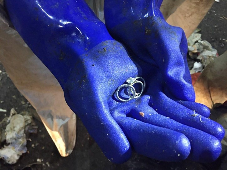 New York – New York City Woman Finds Lost Wedding Ring In Trash Dump