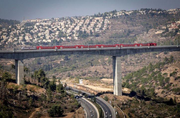 View of the new Tel Aviv-Jerusalem fast train seen over the haArazim valley just outside of Jerusalem. September 25, 2018. Photo by Yossi Zamir/FLASh90
