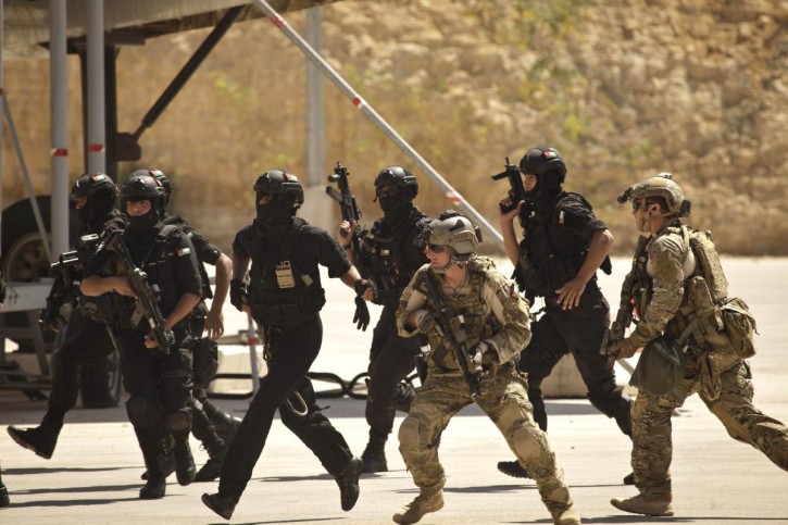 Special operations forces from Jordan and the United States conduct a combined demonstration with commandos from Iraq in Amman, Jordan, on June 20, 2013. (AP file photo)